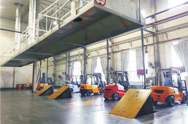 杭州叉車檢測流水線